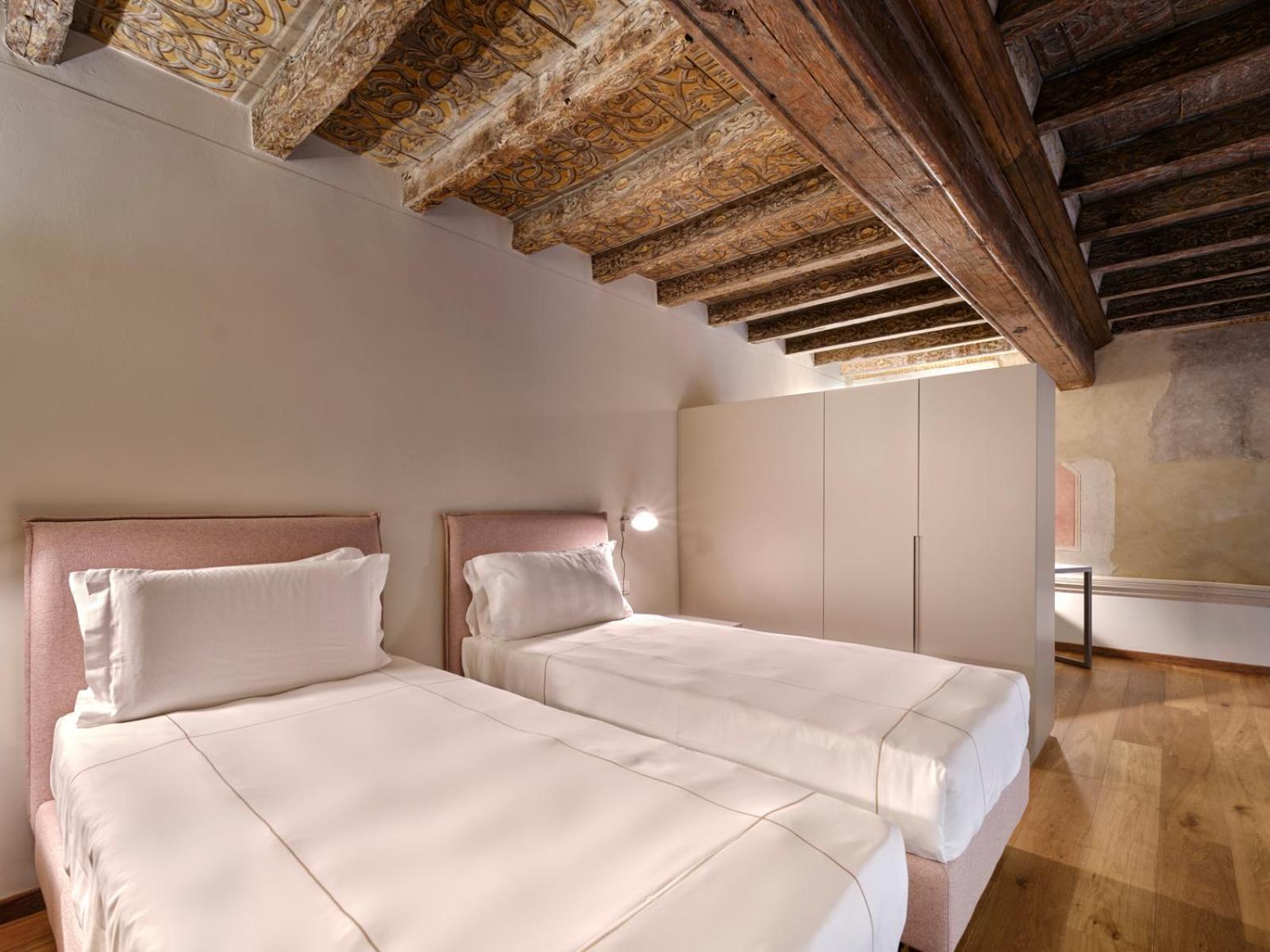 Palazzo Del Carretto-Art Apartments And Guesthouse Турин Экстерьер фото